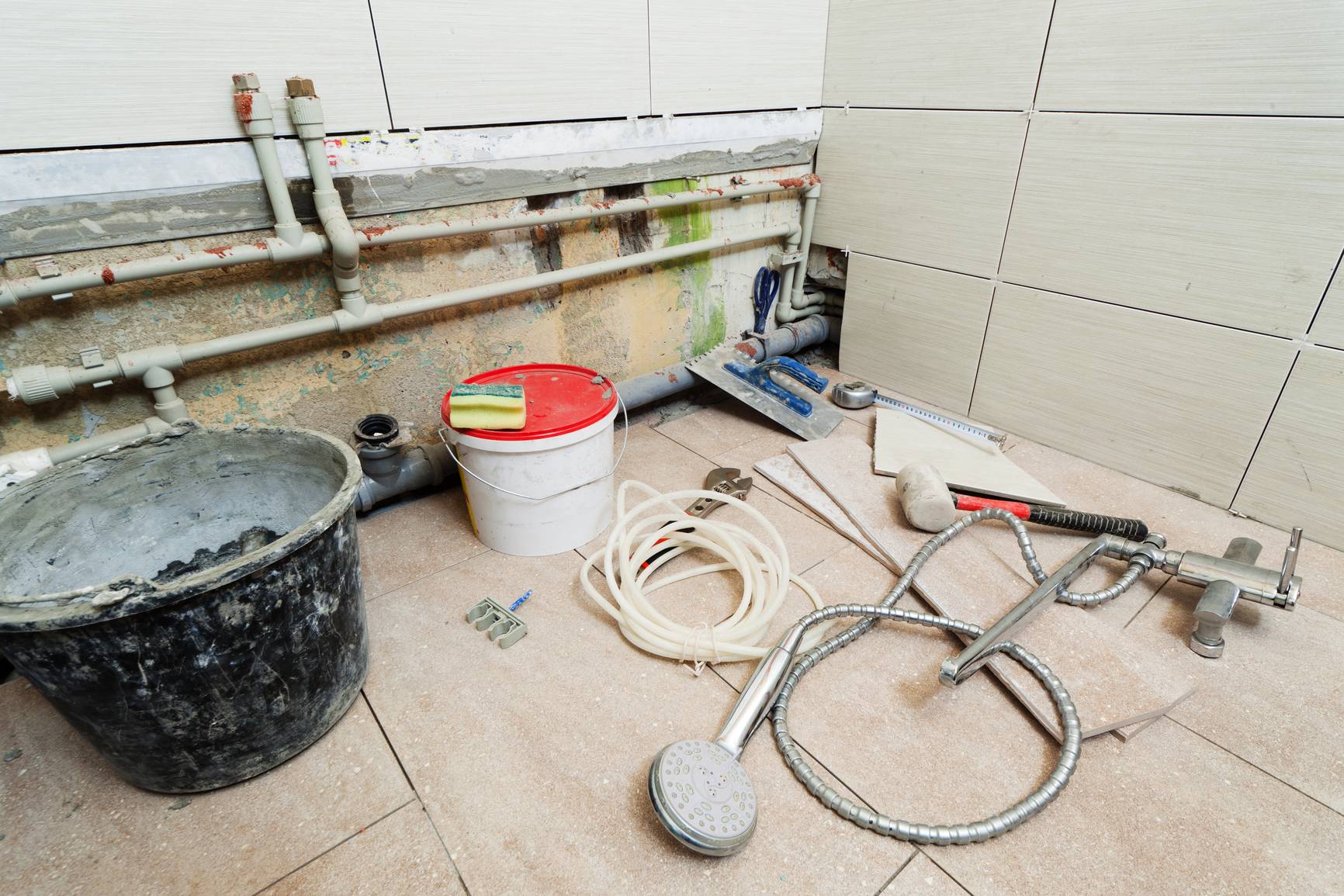 Полный ремонт ванной комнаты в доме: инструкция