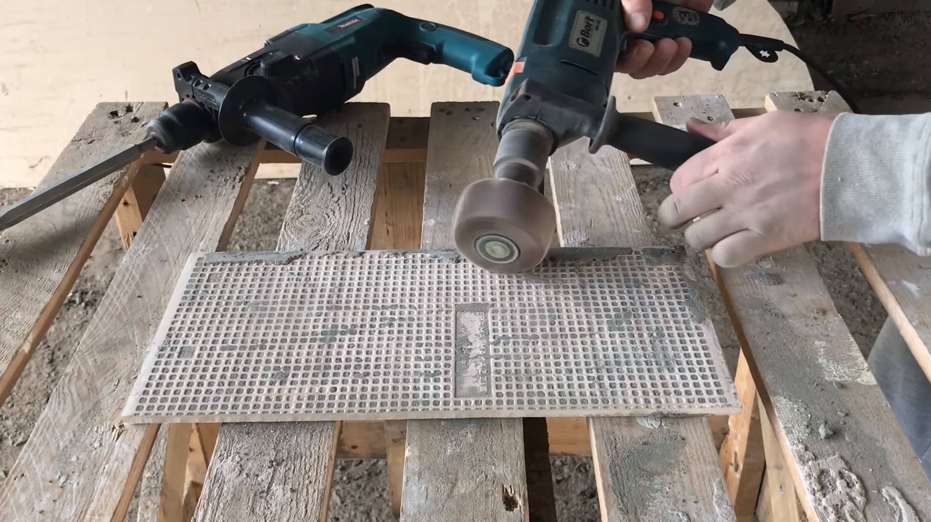 Чем оттереть плиточный клей от плитки для повторного использования, на полу