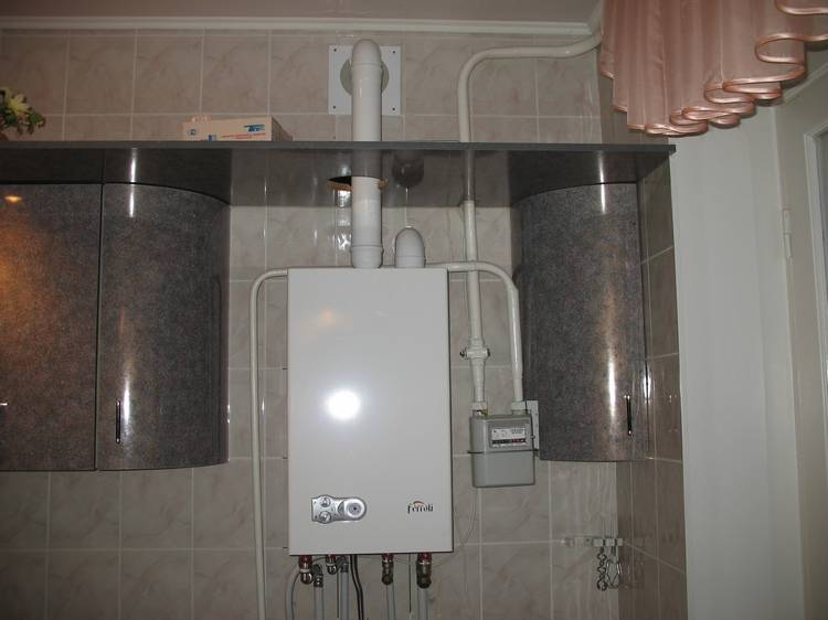 Газовый котел в ванной комнате. виды, возможности и рекомендации по размещению оборудования