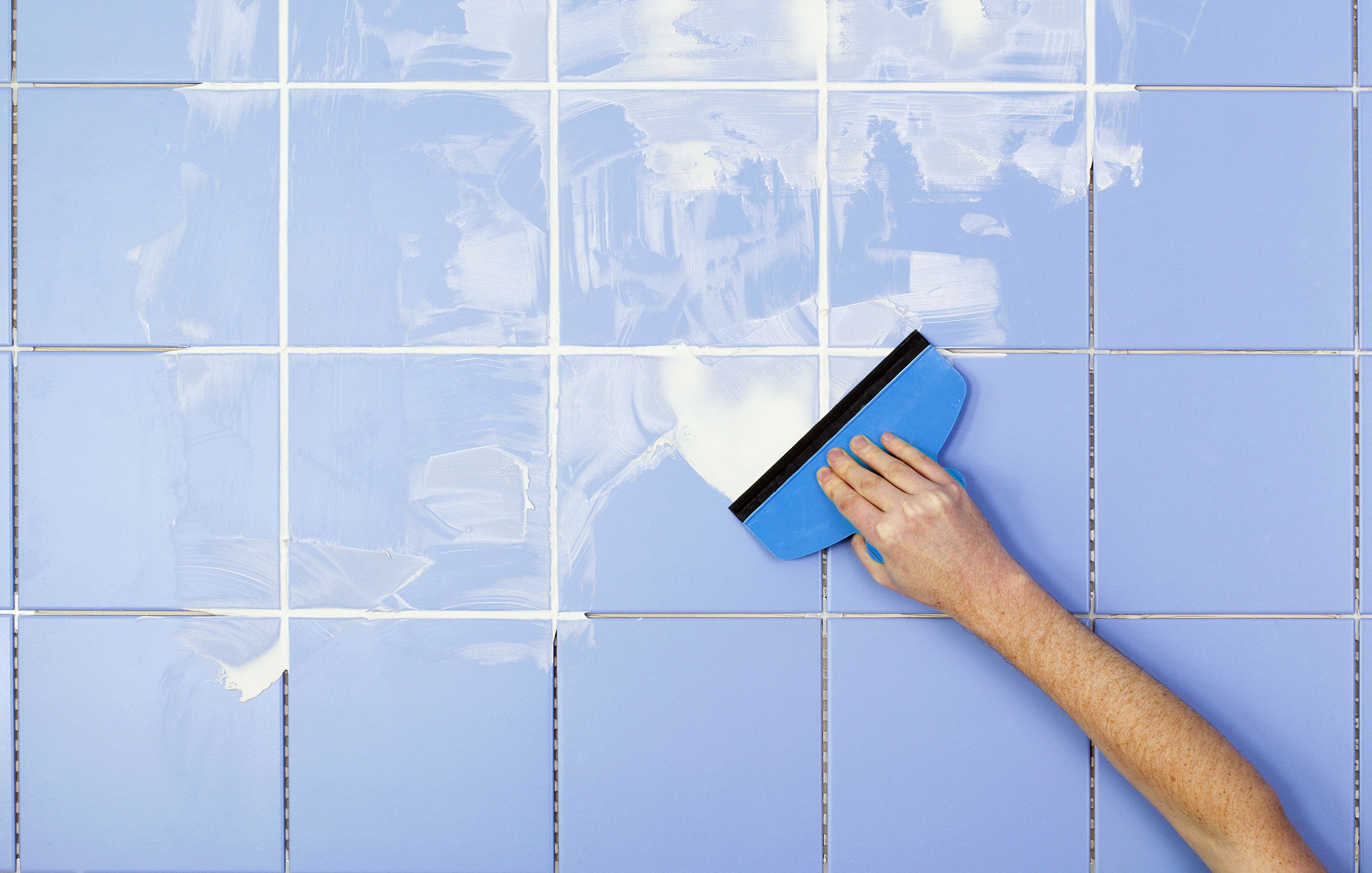 Как обновить швы между плиткой в ванной. как удалить затирку и обновить швы плитки - все о строительстве