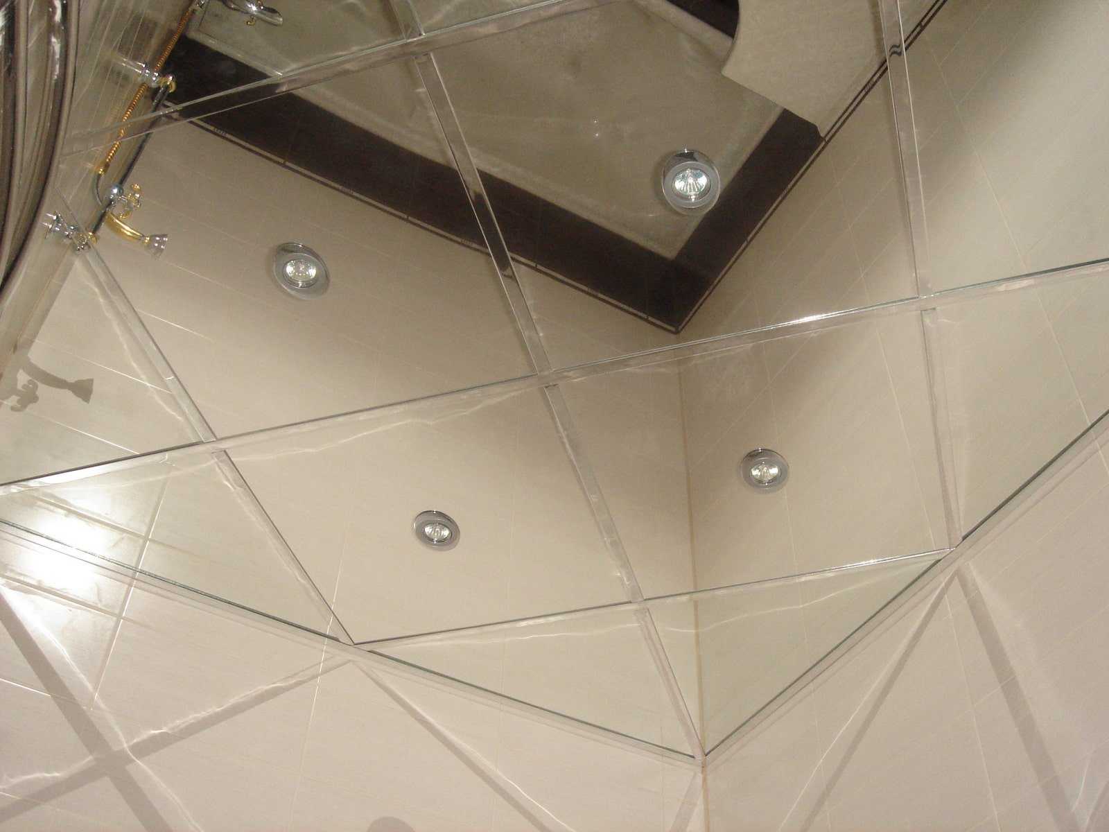 Зеркальный потолок: 20 идей для дизайна