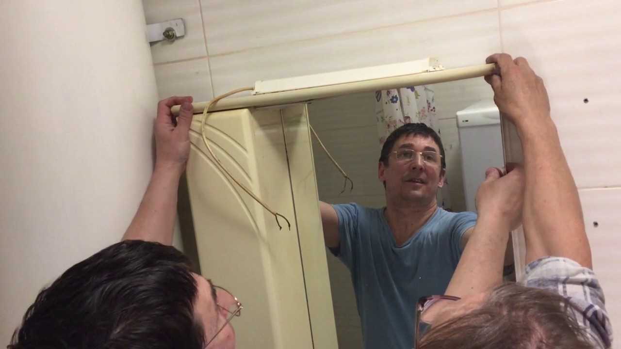 Как приклеить зеркало в ванной к стене: подробная инструкция