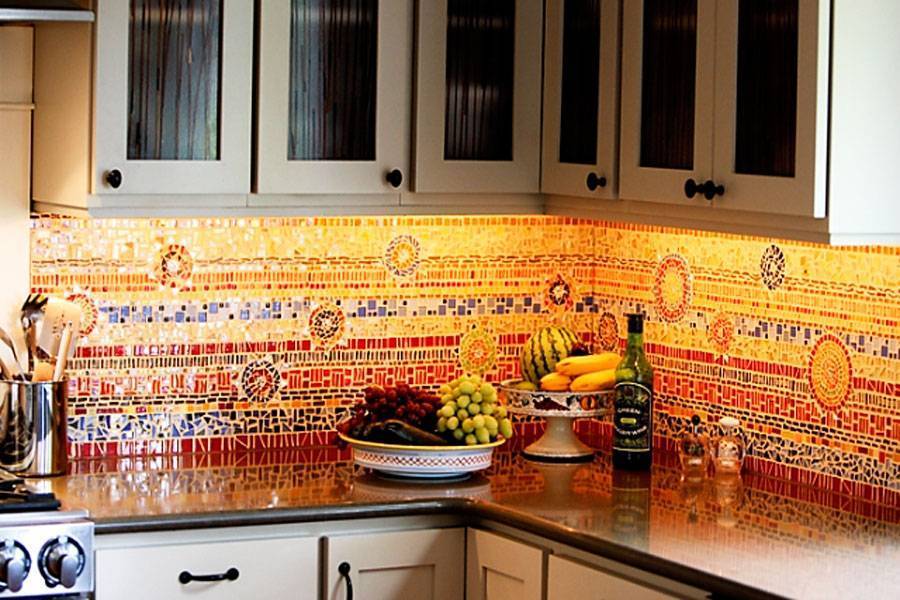 Плитка на стенах кухни – как выбрать и наклеить правильно? инструкция + 65 фото