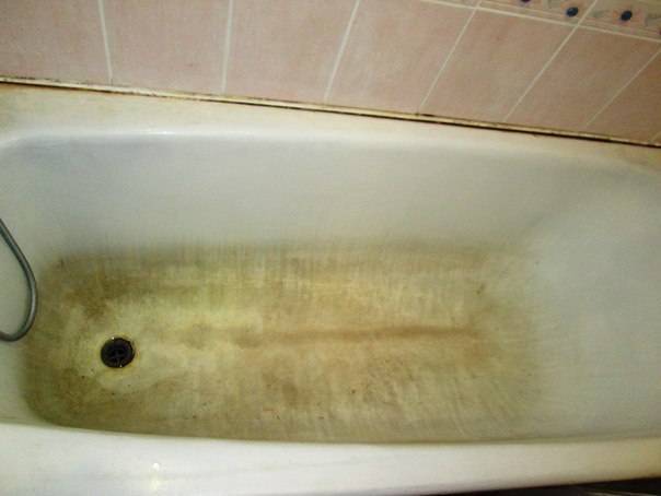 Акриловая ванна пожелтела от чистящих средств: что делать?