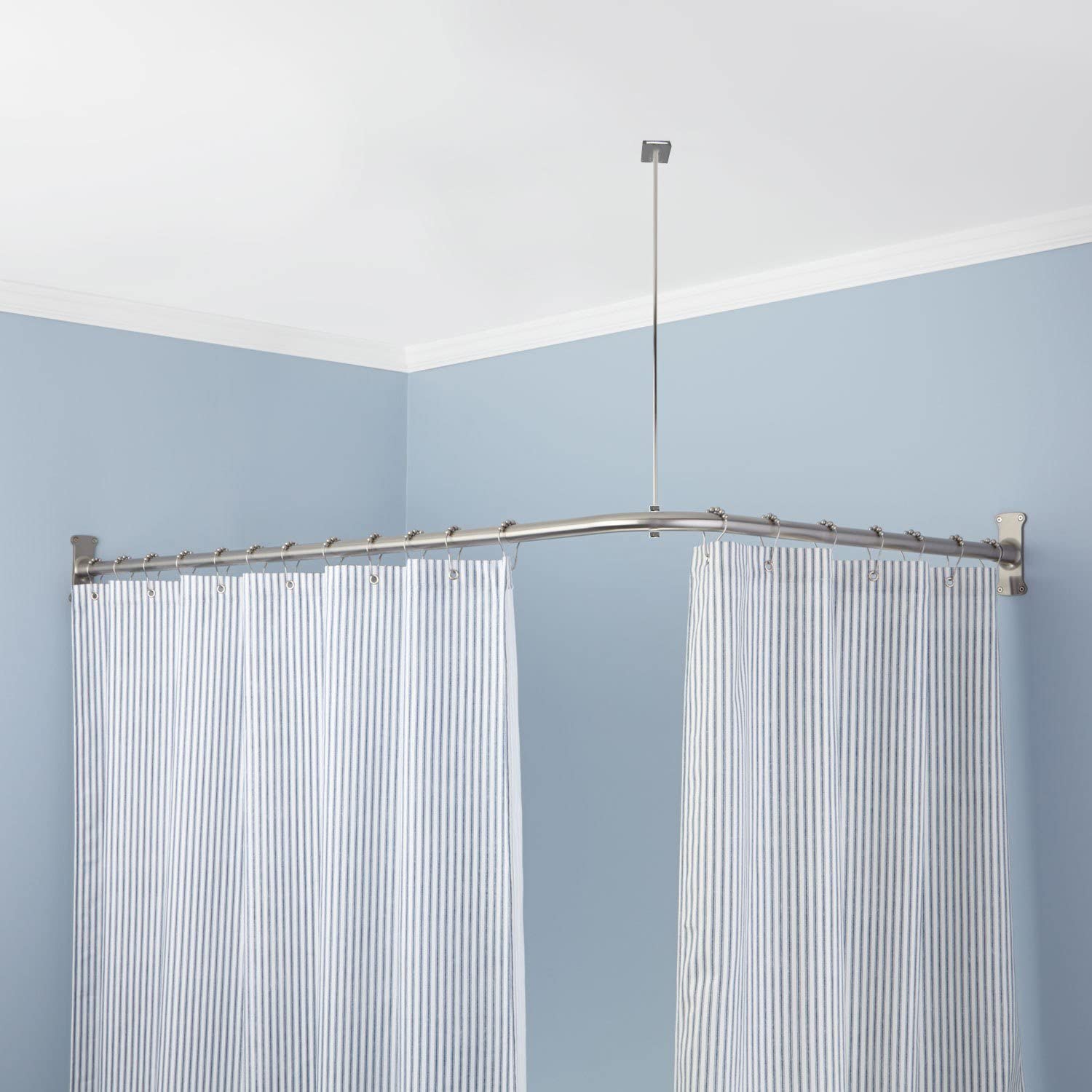 Угловая шторка для ванной и душевой: виды конструкций и выбор