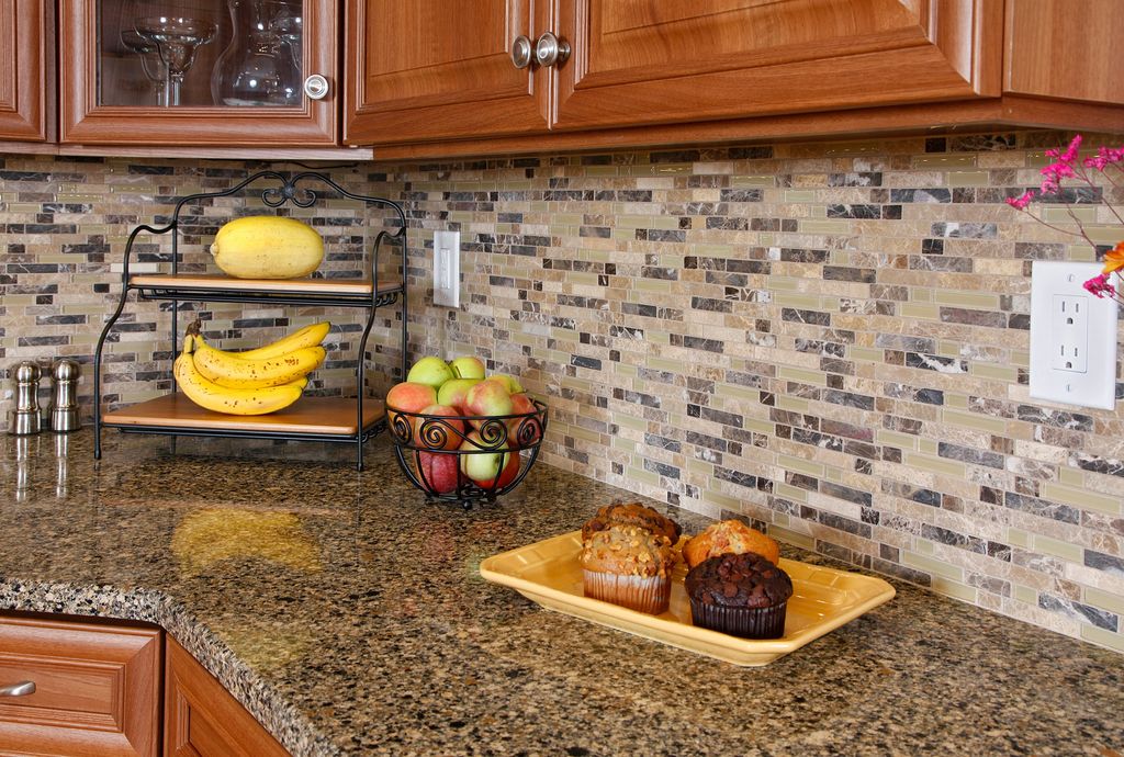 Варианты отделки кухни помимо плитки, виды панелей на фартук и другая замена