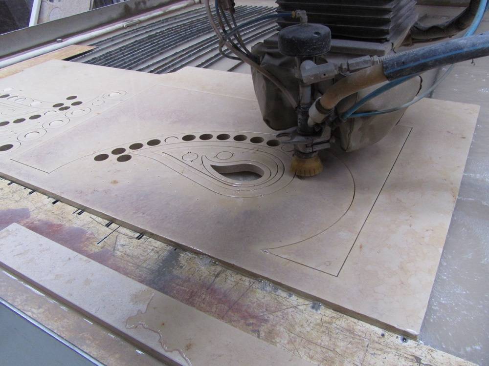 Резка плитки: чем резать изделие и как отрезать без сколов, гидроабразивная резка керамической плитки, как вырезать снежинки из потолочной плиты