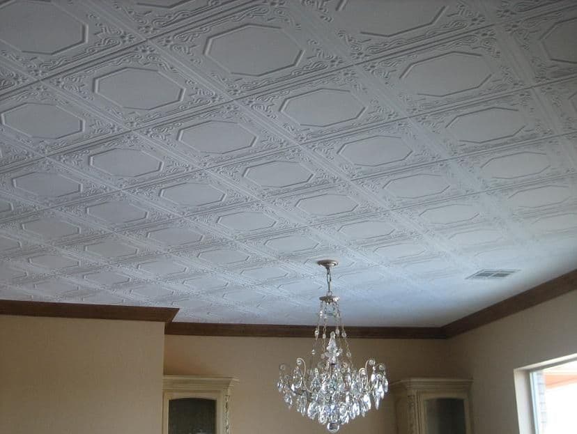 Пенопластовая плитка на потолок: особенности и ее монтаж