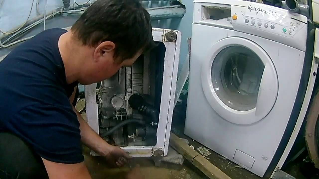 По какой причине стиральная машина индезит не включается, как это исправить?