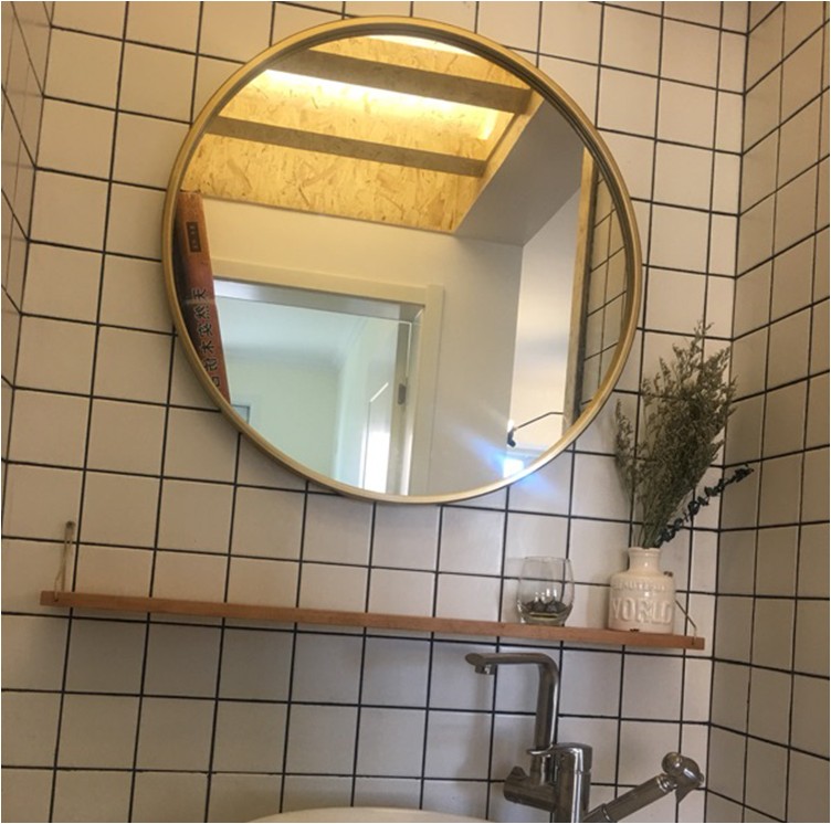 Как рассчитать высоту и закрепить зеркало в ванной