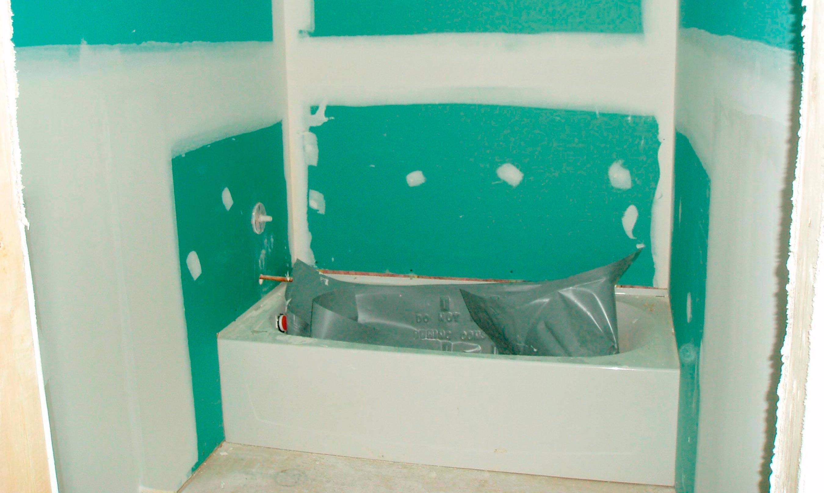 Выравнивание стен в ванной гипсокартоном под плитку своими руками: рекомендации (фото и видео)