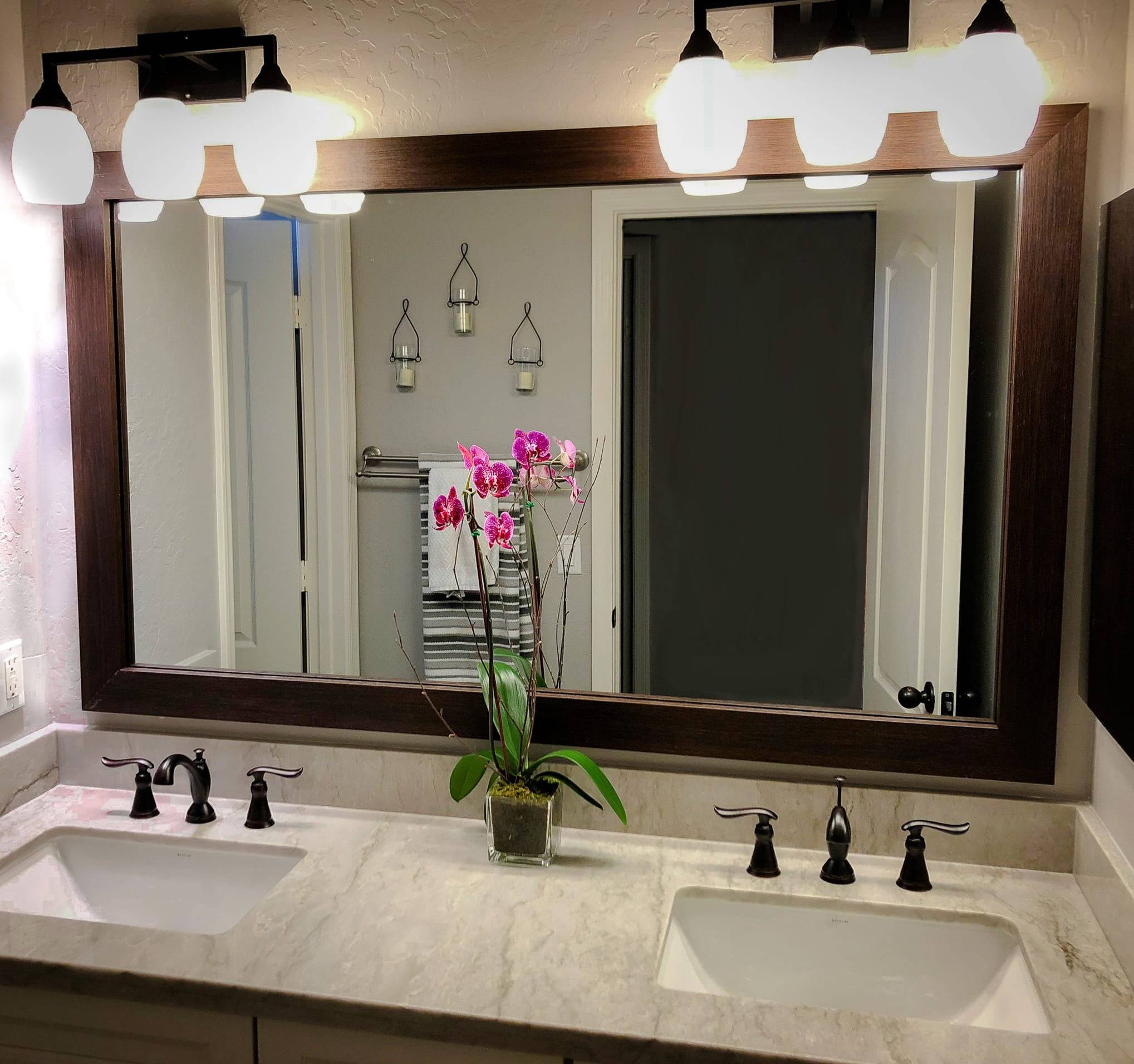 Дизайн зеркала в ванной комнате - красивые зеркала с рисунком и оригинальное оформление
