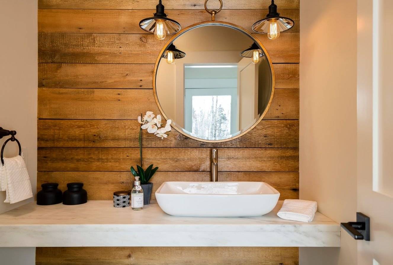 Чем отделать стены в ванной в деревянном доме кроме плитки?
