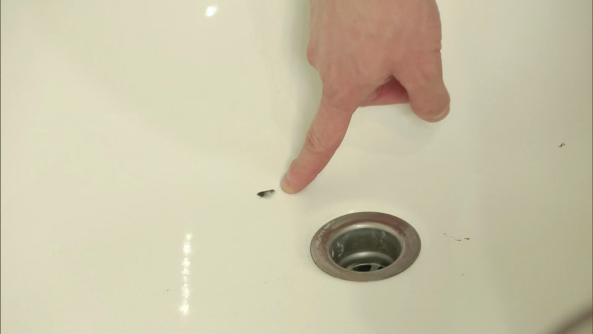 Как заделать скол на эмалированной ванне - порядок работ