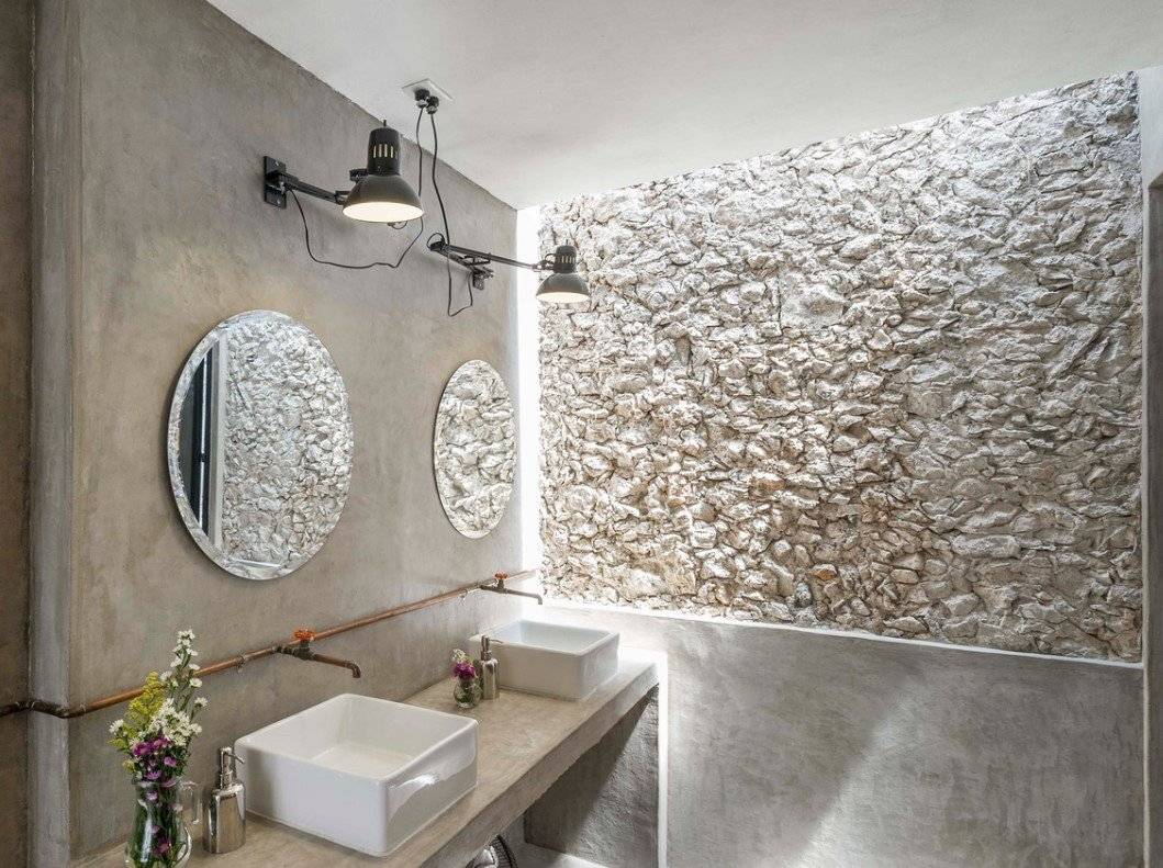 Декоративная штукатурка в ванной комнате своими руками: чем покрыть стены, можно ли делать совмещение с мозаикой, как наносить на бетон и фото видов "короед" и иных