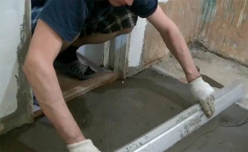 Как и чем правильно выровнять стены в ванной под плитку