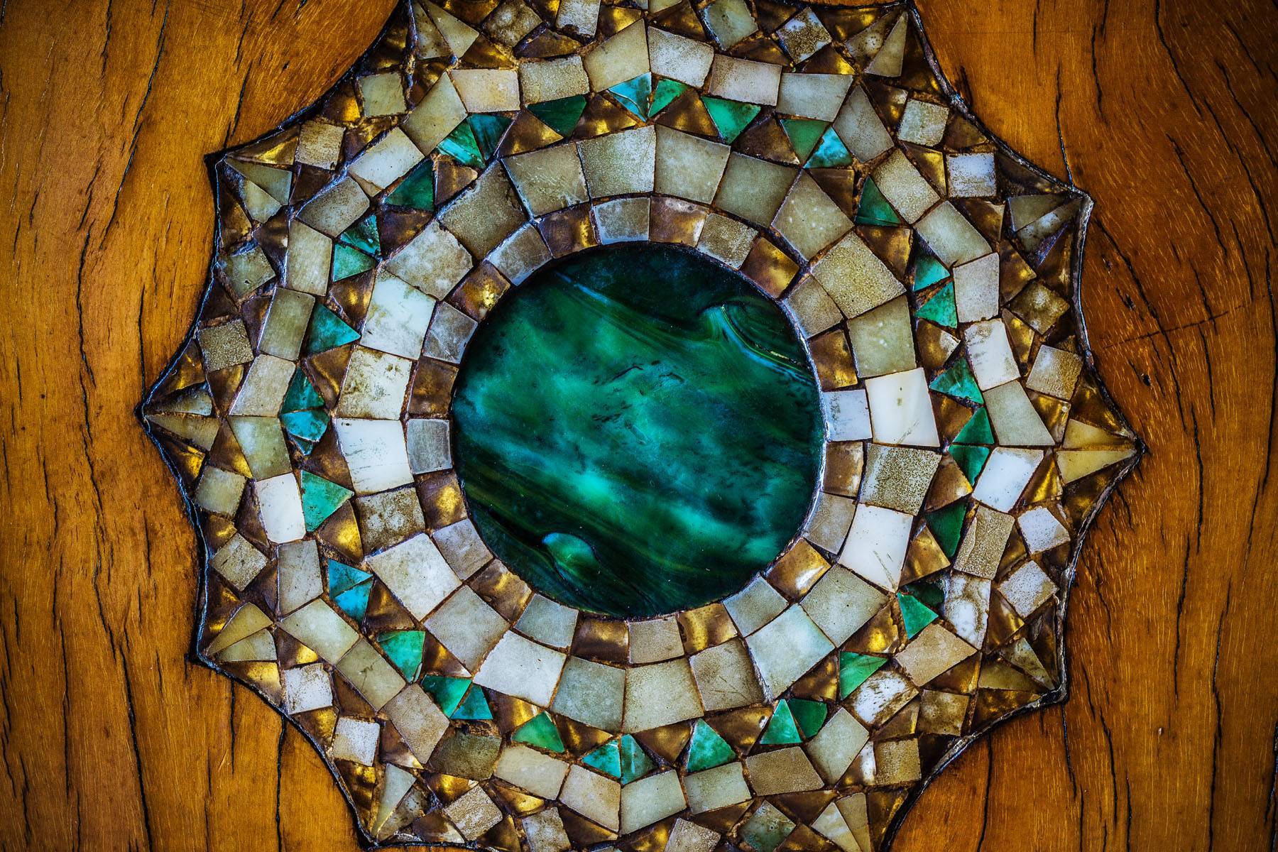 Зеркальная мозаика: в интерьере гостиной, плитка на стену в ванной, декор зеркала из кусочков