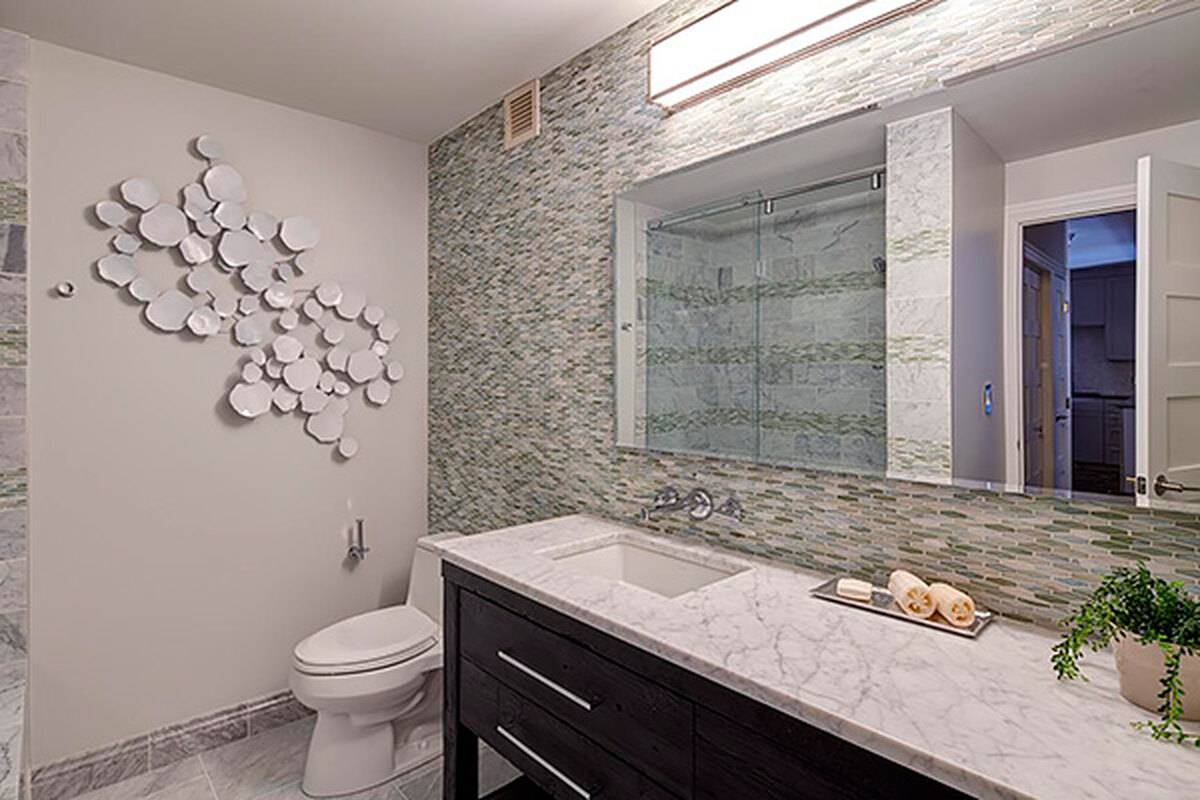 Чем отделать стены в ванной комнате: варианты отделки