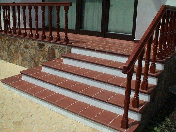 Отделка лестницы плиткой - решение, которое подойдёт как для домашних, так и для уличных условий