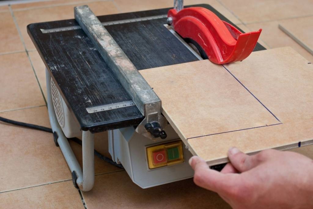 Как резать плитку: все доступные способы, кафель и керамика