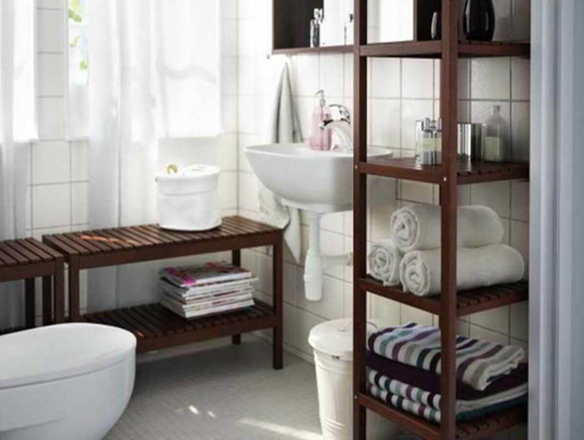 Открытые полки ванна. Ikea МОЛЬГЕР. Икеа стеллаж для ванной МОЛЬГЕР. Деревянный стеллаж в ванную комнату. Этажерка в ванную комнату.