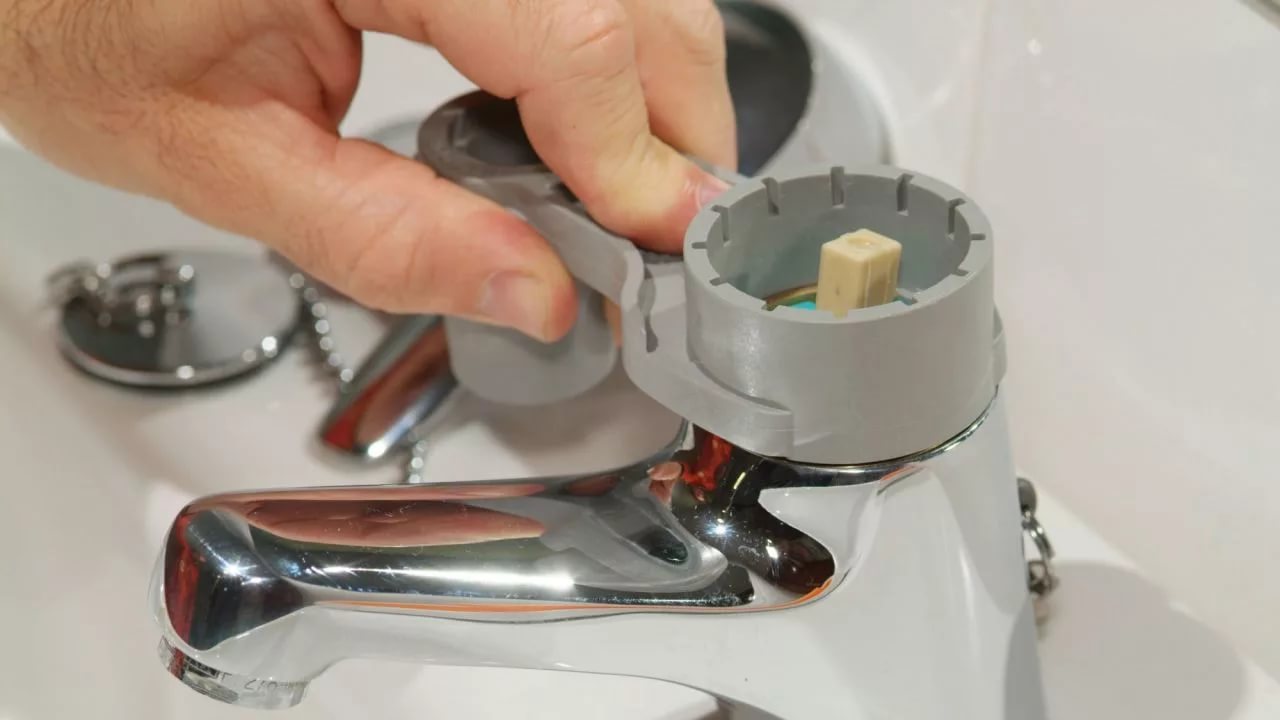 Замена смесителя: особенности самостоятельных работ | ремонт и дизайн ванной комнаты