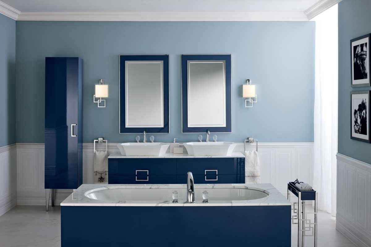 Голубая ванная: свежее решение для разных стилей