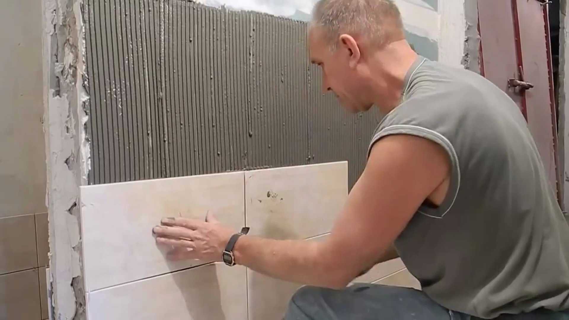 Как выровнять стены под плитку простым плиточным клеем - строительство и отделка - полезные советы от специалистов