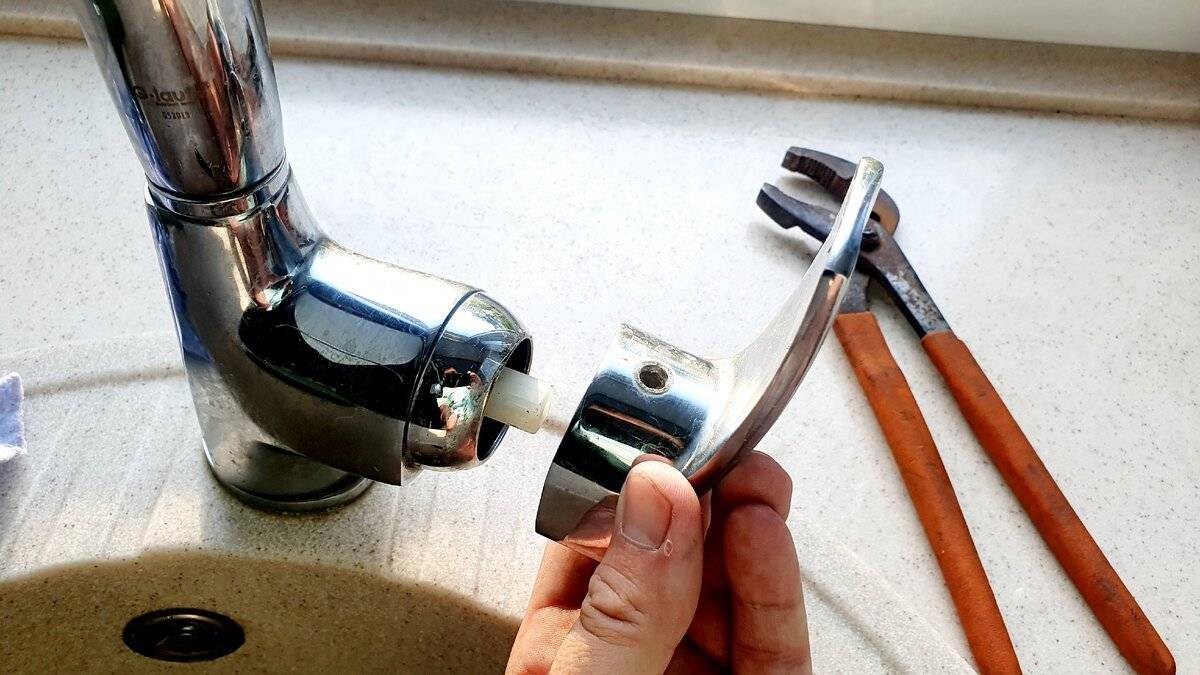 Как починить смеситель в ванной: способы и особенности ремонта