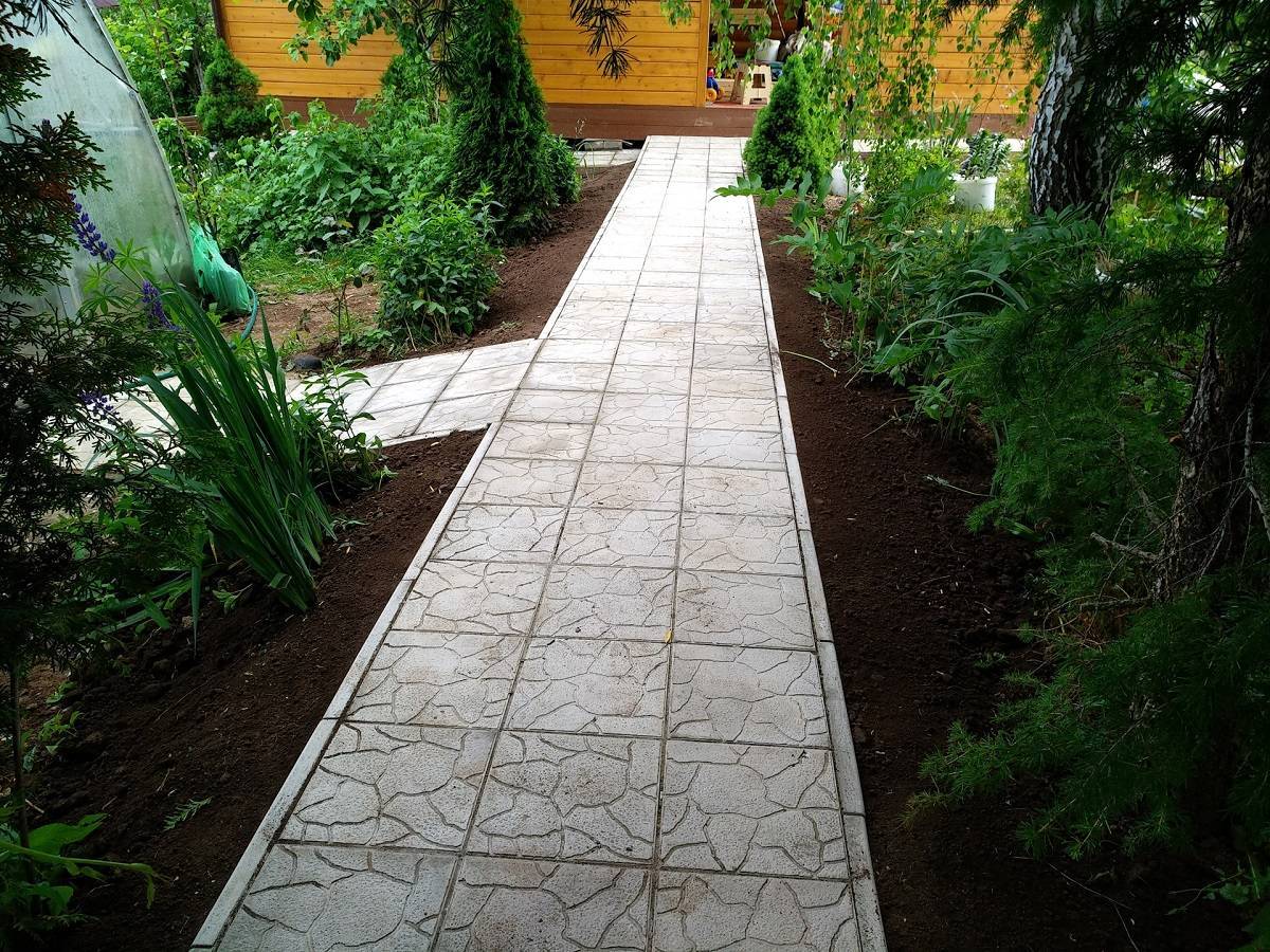 Тротуарная плитка своими руками: изготовление форм, как сделать резиновую, бетонную, цветную, укладка на садовые дорожки на даче